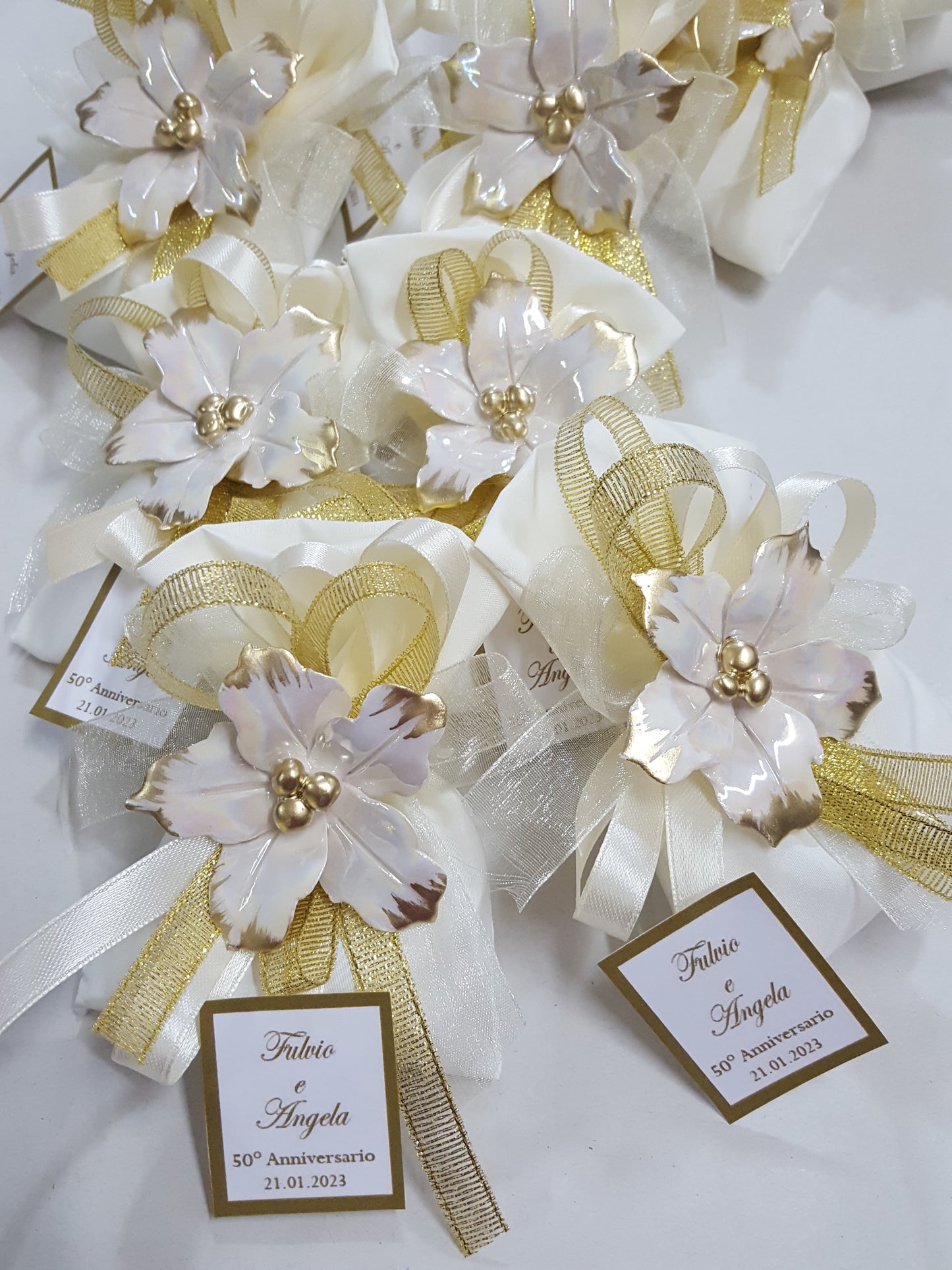 stella bianca bordo oro