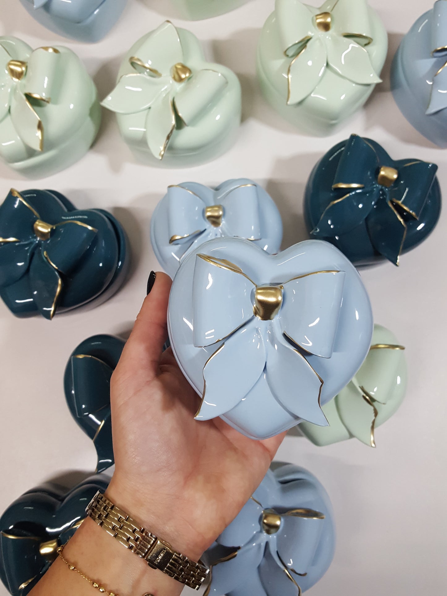 Cofanetto con fiocco in ceramica