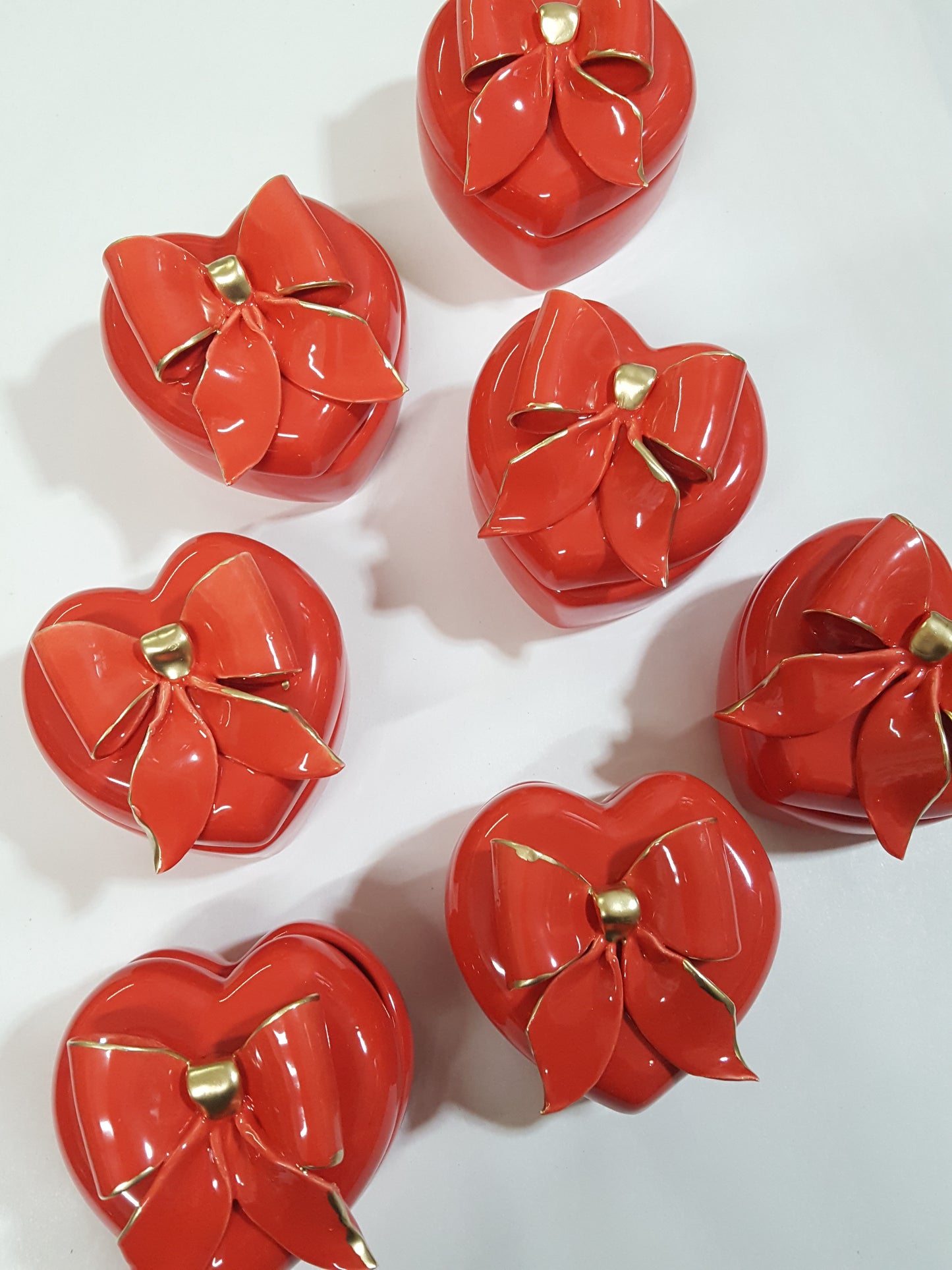 Cofanetto con fiocco in ceramica