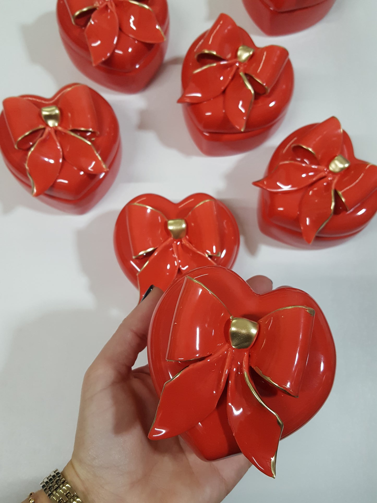 Cofanetto con fiocco in ceramica