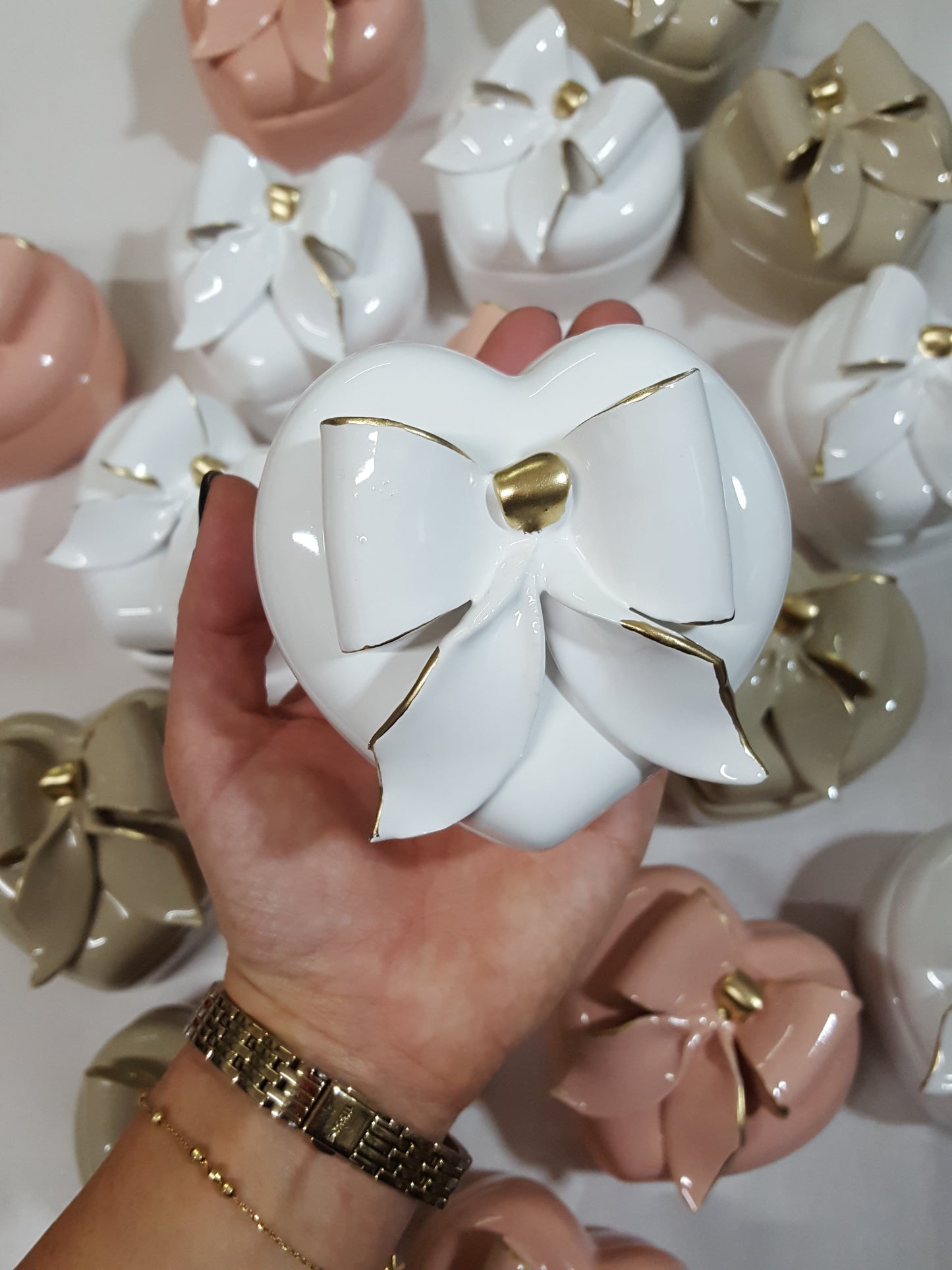 Cofanetto con fiocco in ceramica