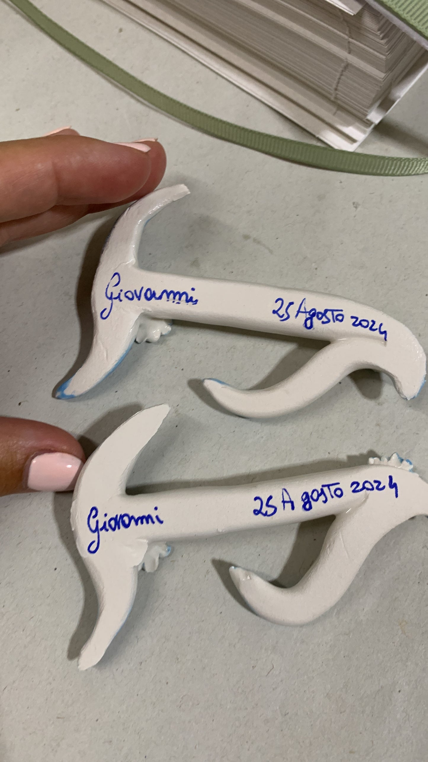 Numero uno artigianale in ceramica di Capodimonte