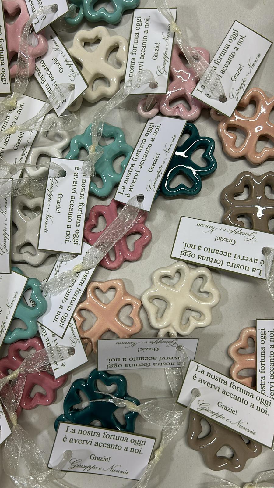 Appendino quadrifoglio segnaposto in ceramica