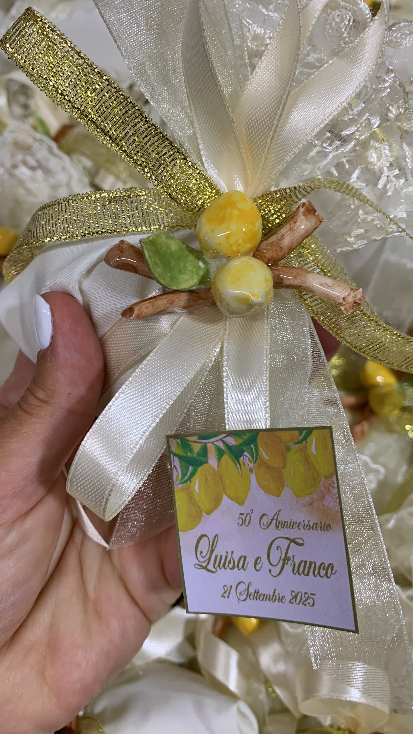 Sacchetto con applicazione limoni e nastri oro