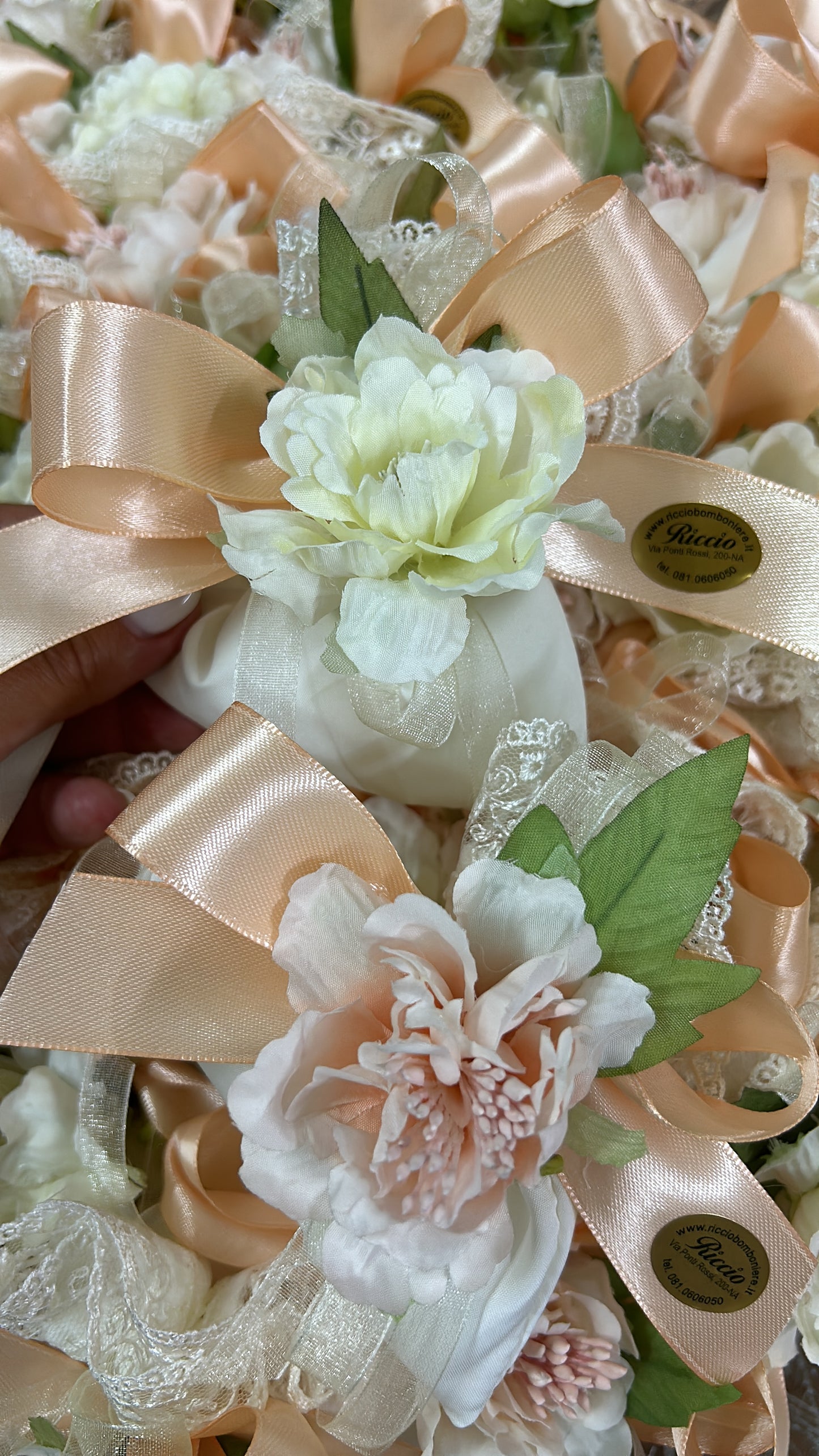 Sacchetto porta confetti seta e macramè