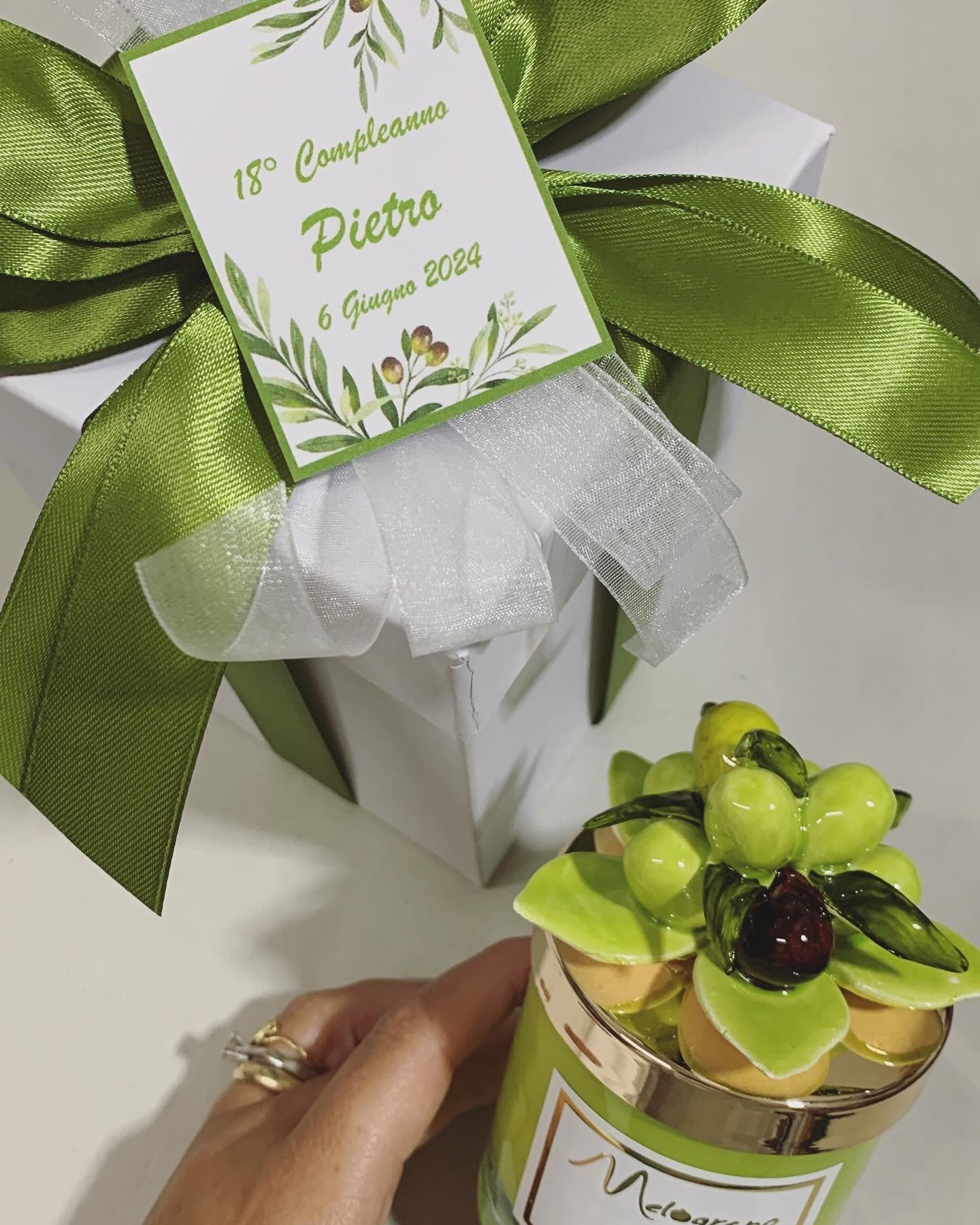 Candela vetro con tappo in ceramica olive