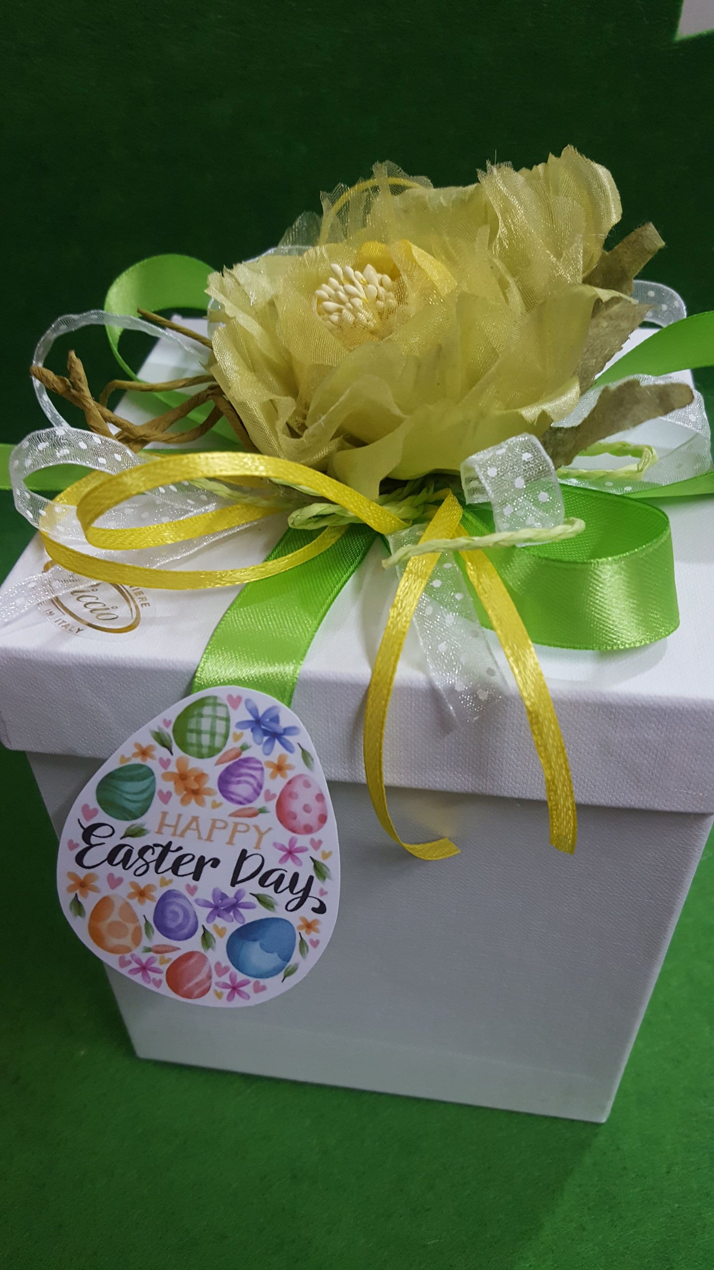 Uovo di Pasqua medio in ceramica