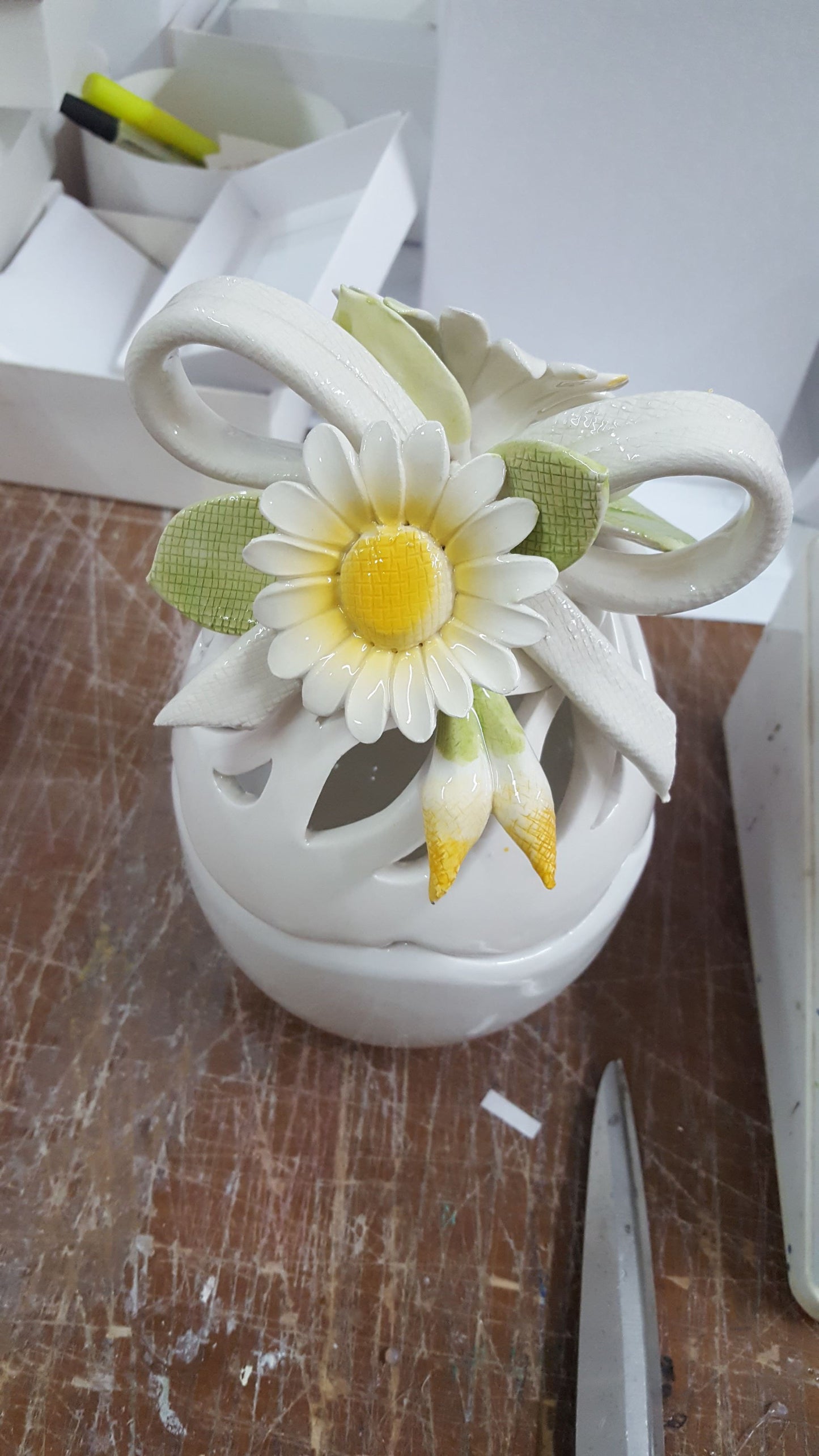 Uovo di Pasqua medio in ceramica