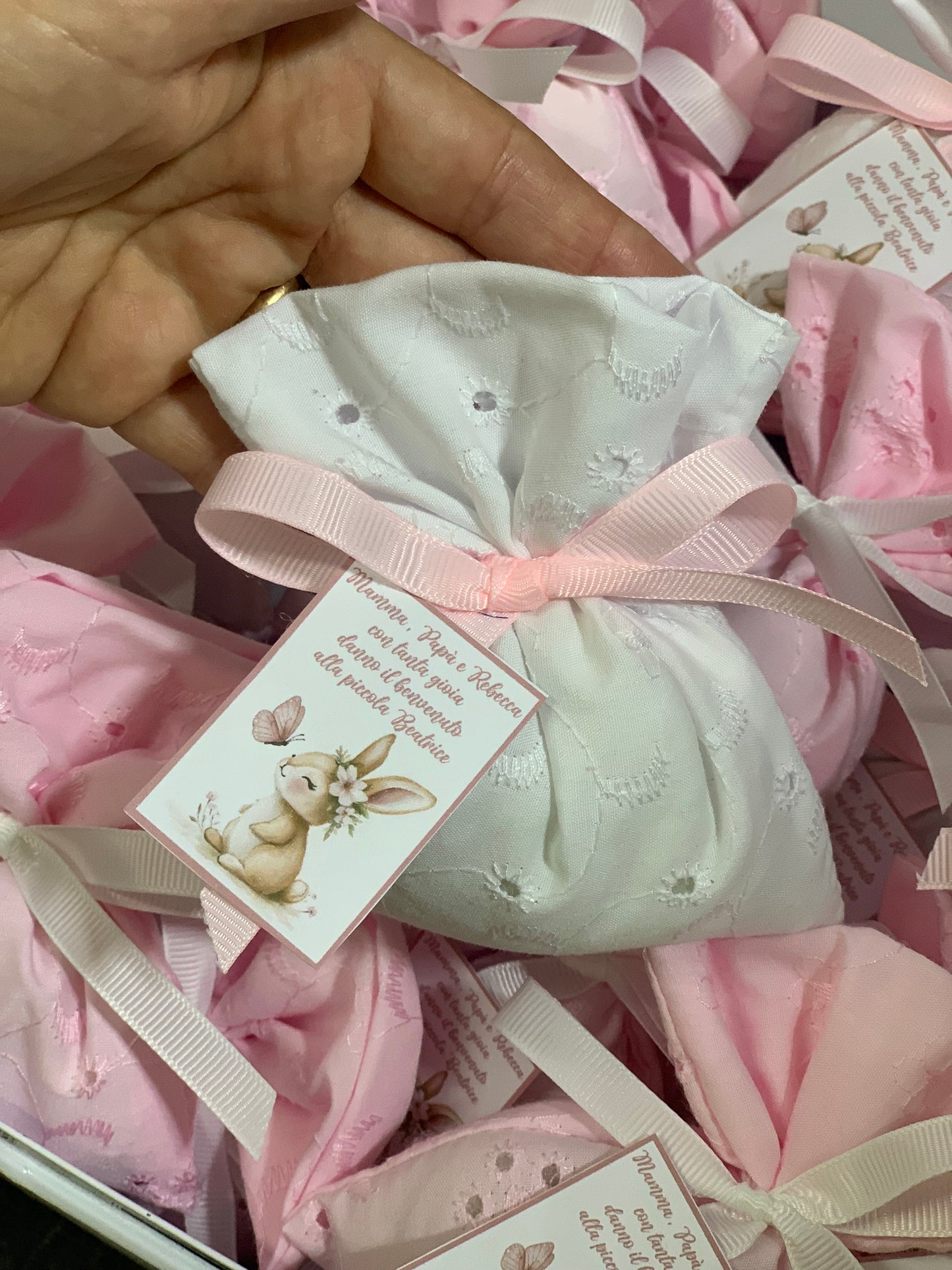Sacchetto in pizzo sangallo confetti inclusi