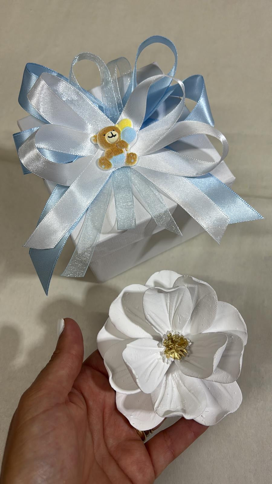 Fiore opaco 9cm in scatola confezione inclusa a tema