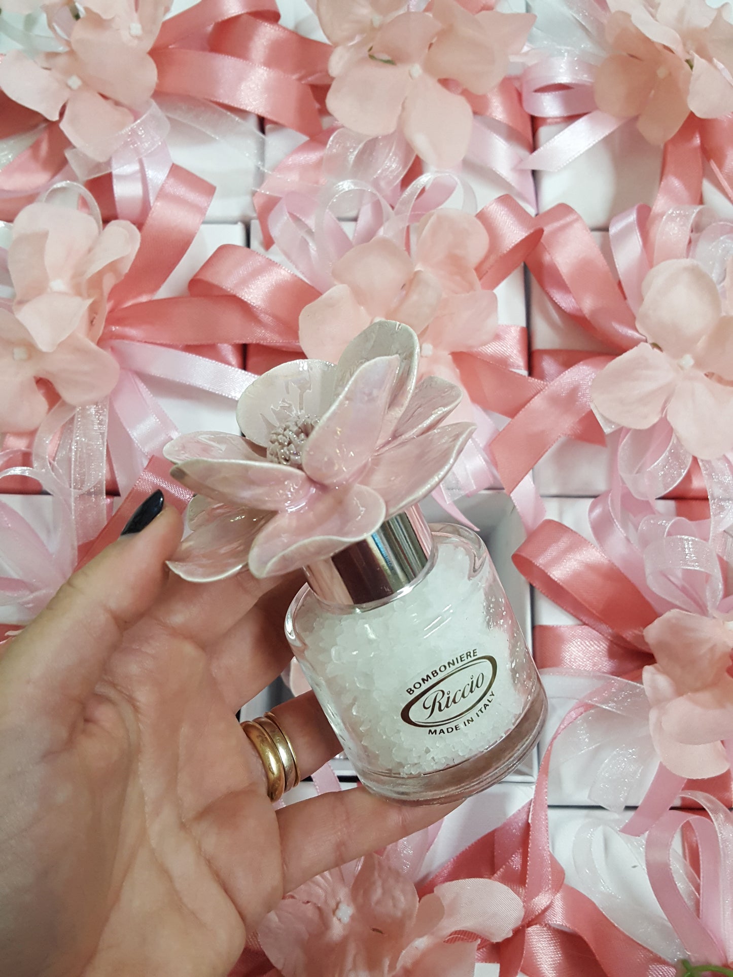 bottiglia vetro portasali con rosa in ceramica