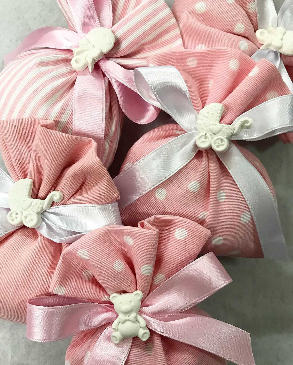 Sacchetto rosa/cielo con gessetto baby