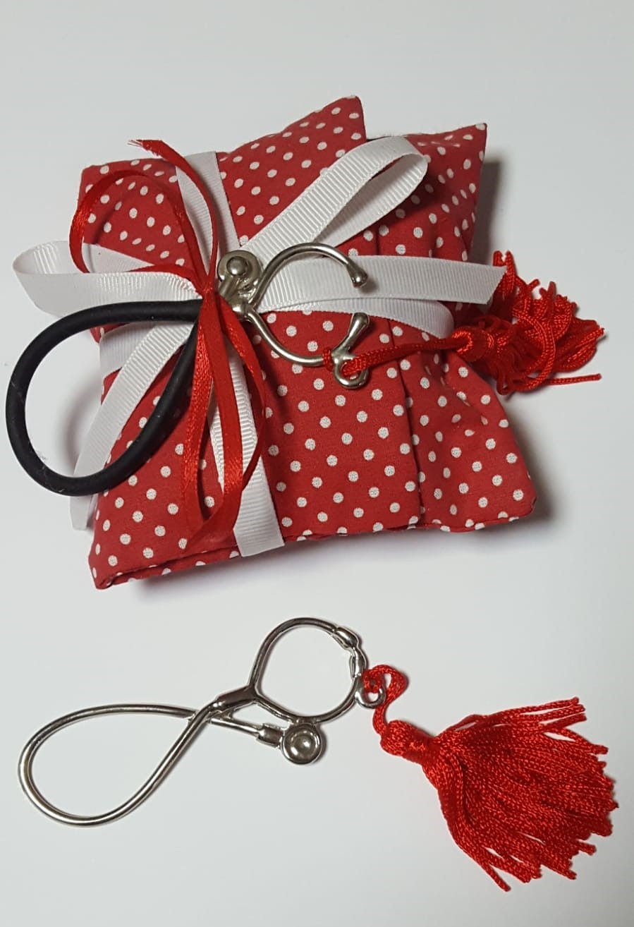 Stetoscopio 10cm laurea con nappina confezionato