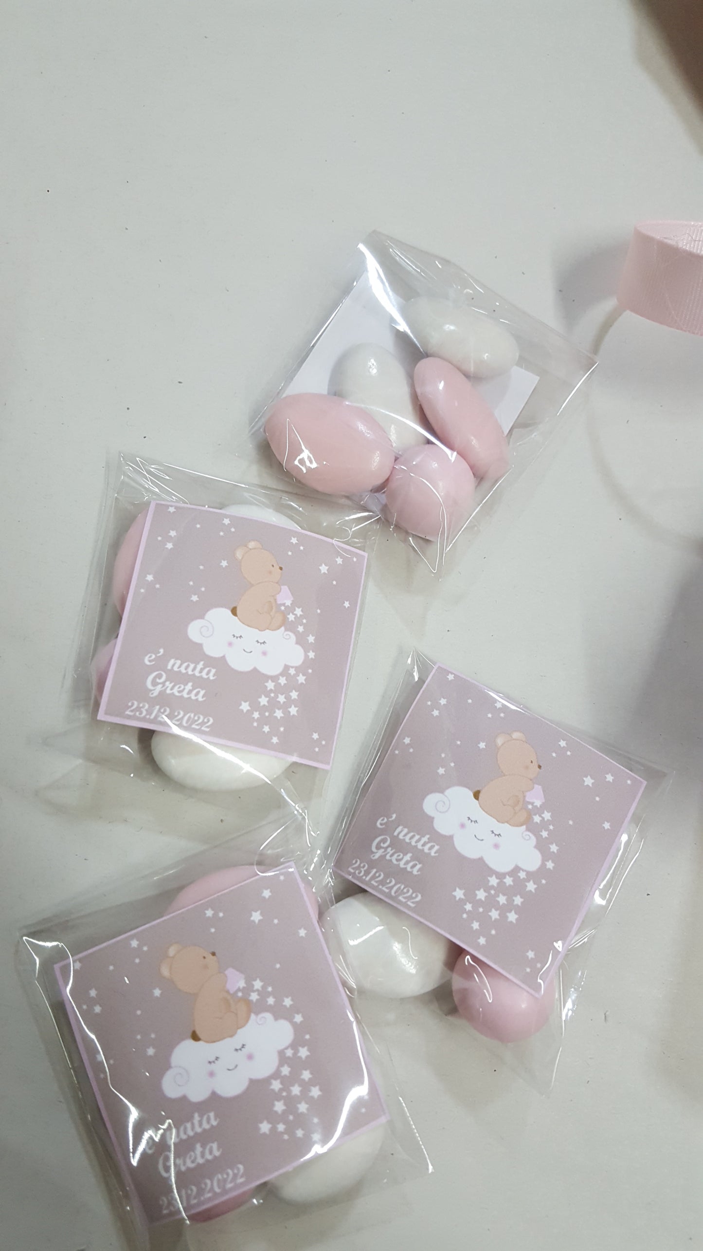 Confetti imbustati con bigliettino