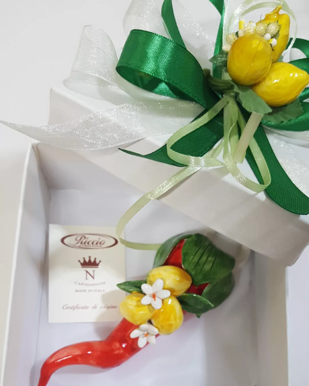 Corno rosso in ceramica 12cm con limoni