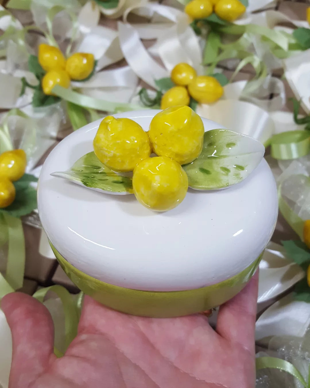 Cofanetto in ceramica con limoni