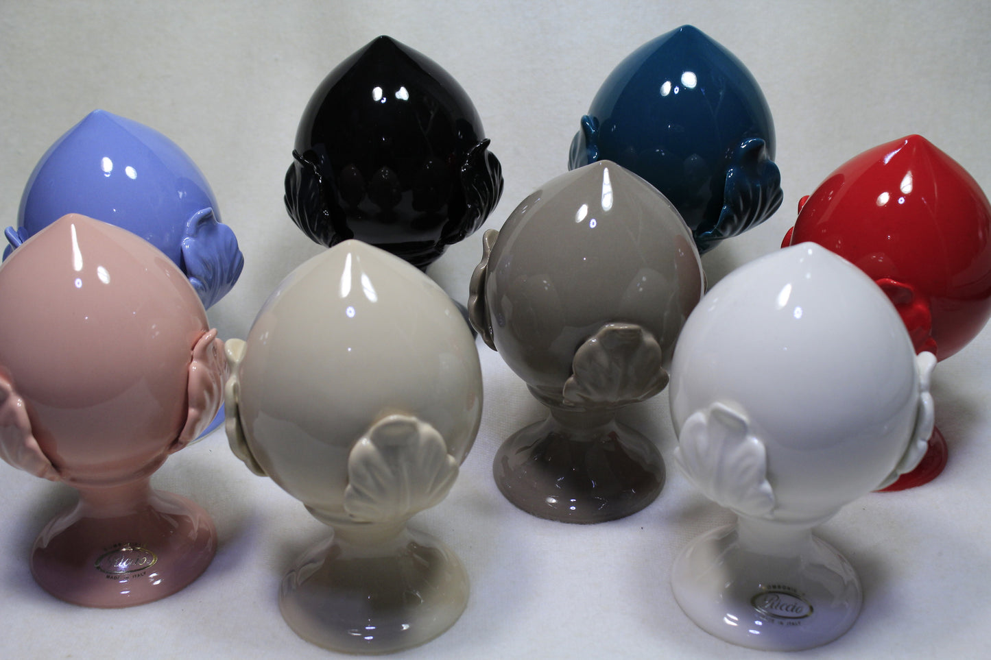 Pumo colorato in ceramica