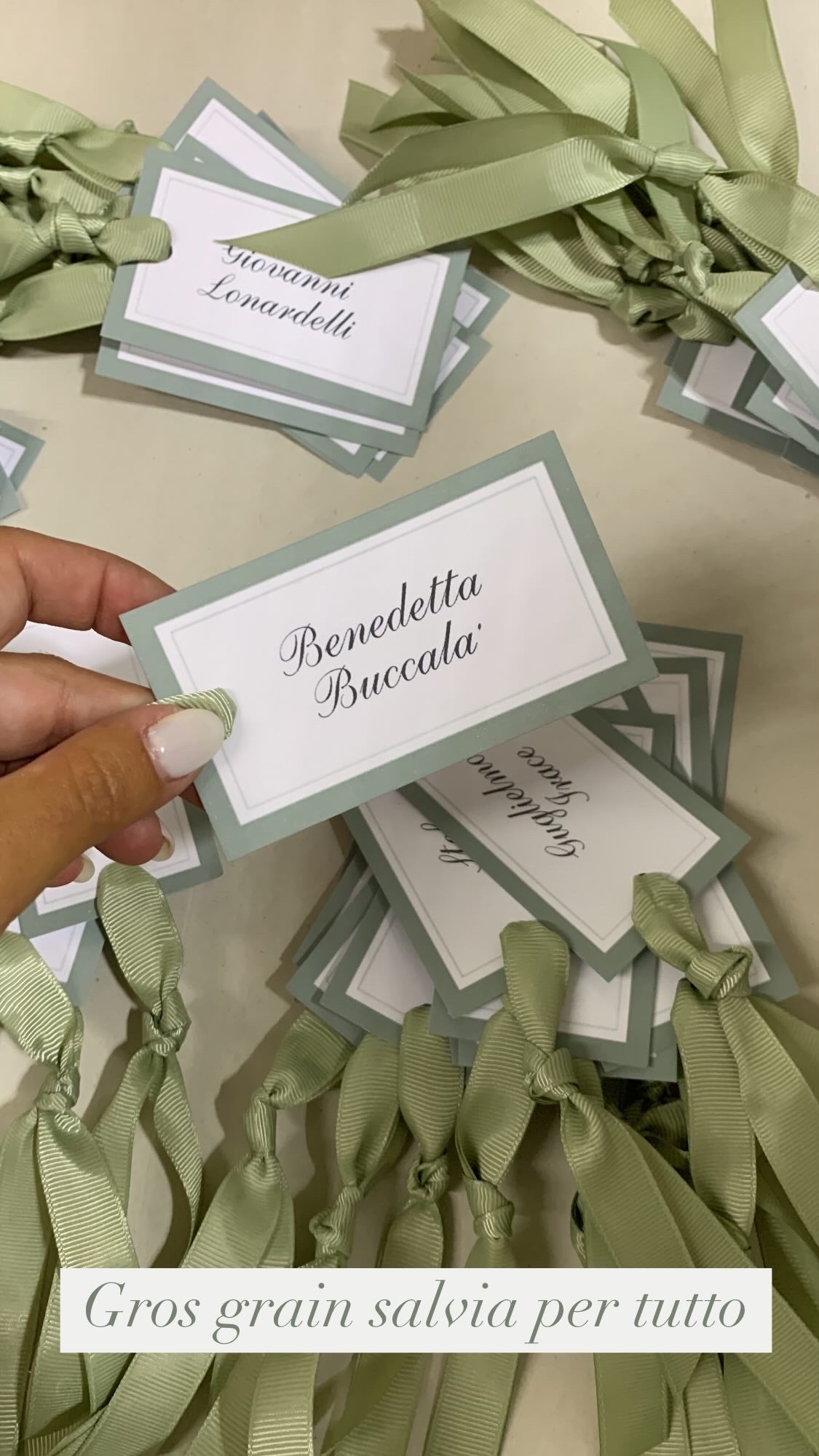 Lavoro grafico completo: tag segnaposto, segnatavolo, menu e tableau de mariage