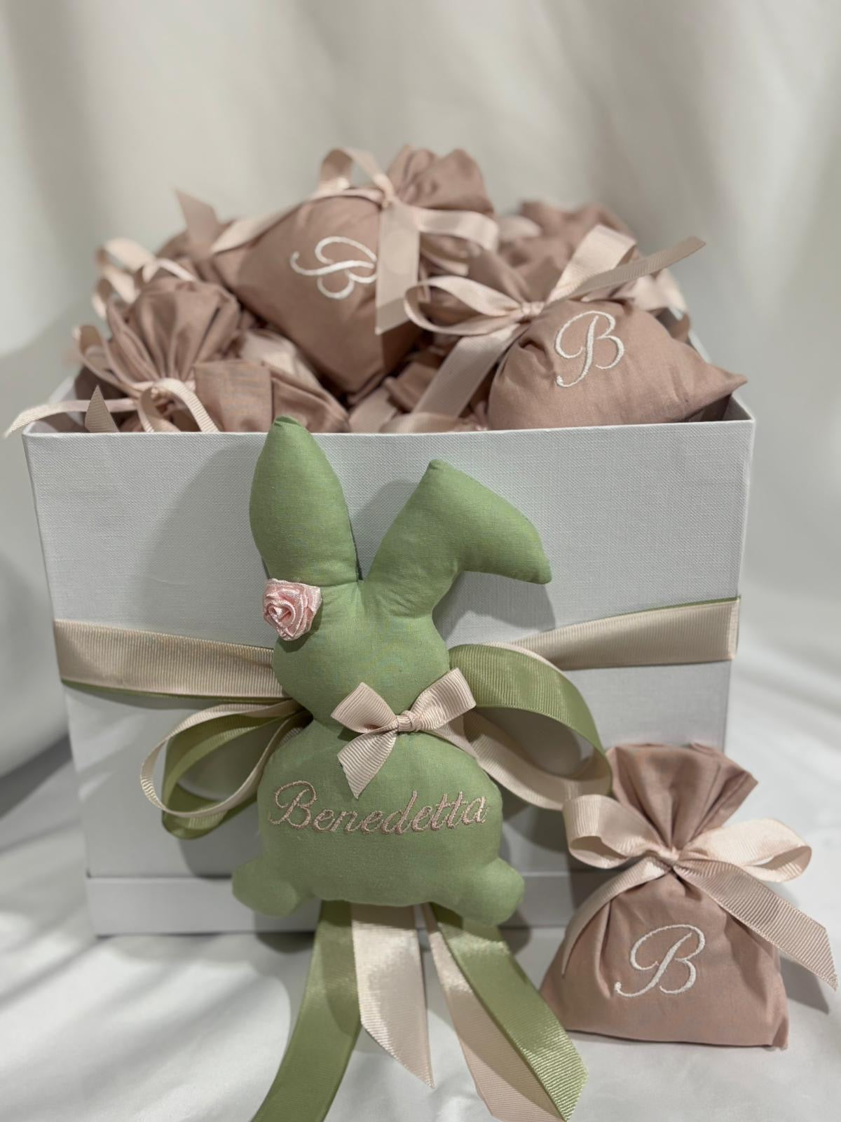 Nascita a tema coniglio: bomboniere, scatola cameretta, fiocco nascita, torta di pannolini