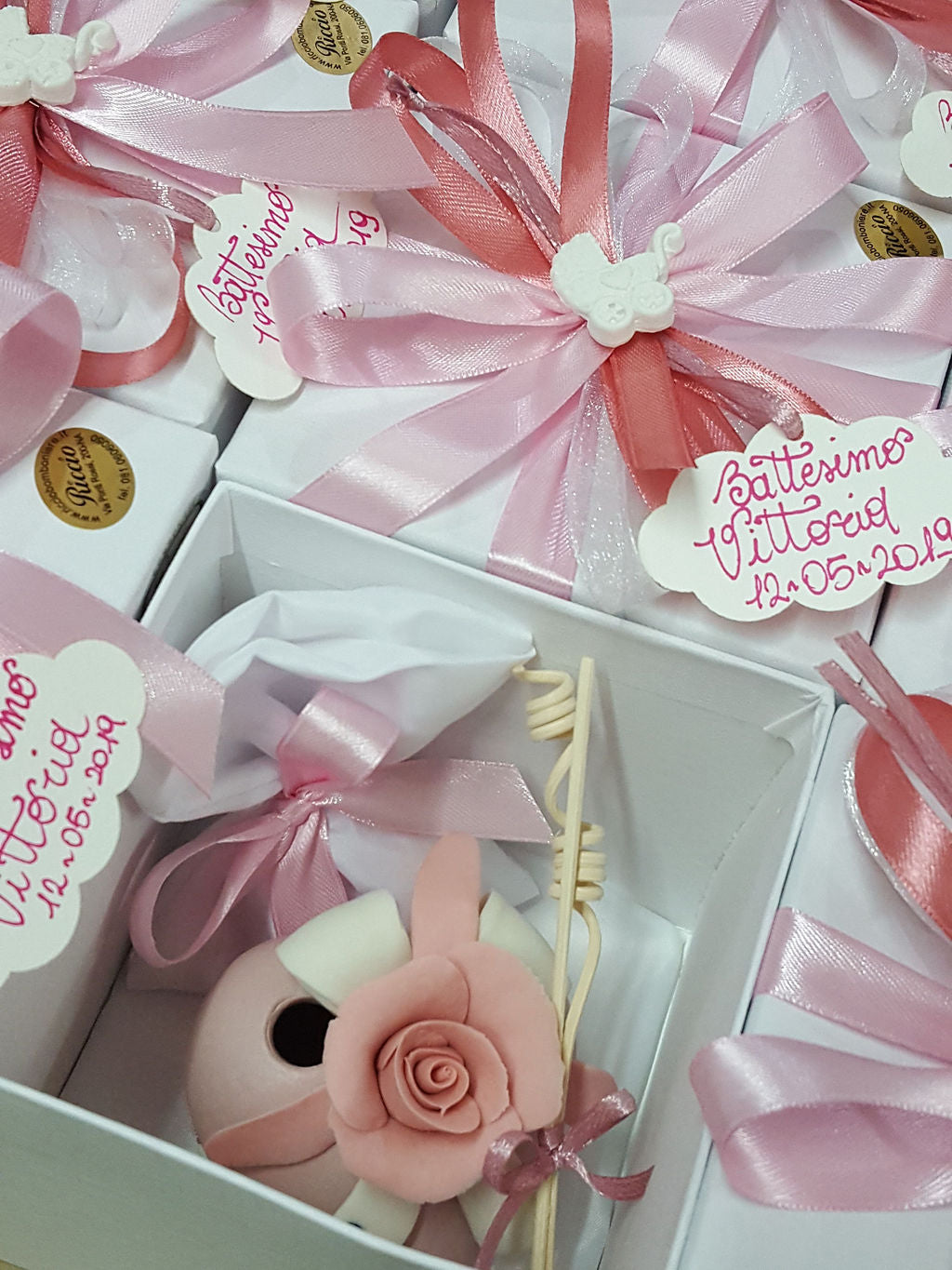 Cuore profumatone opaco con rosa in porcellana