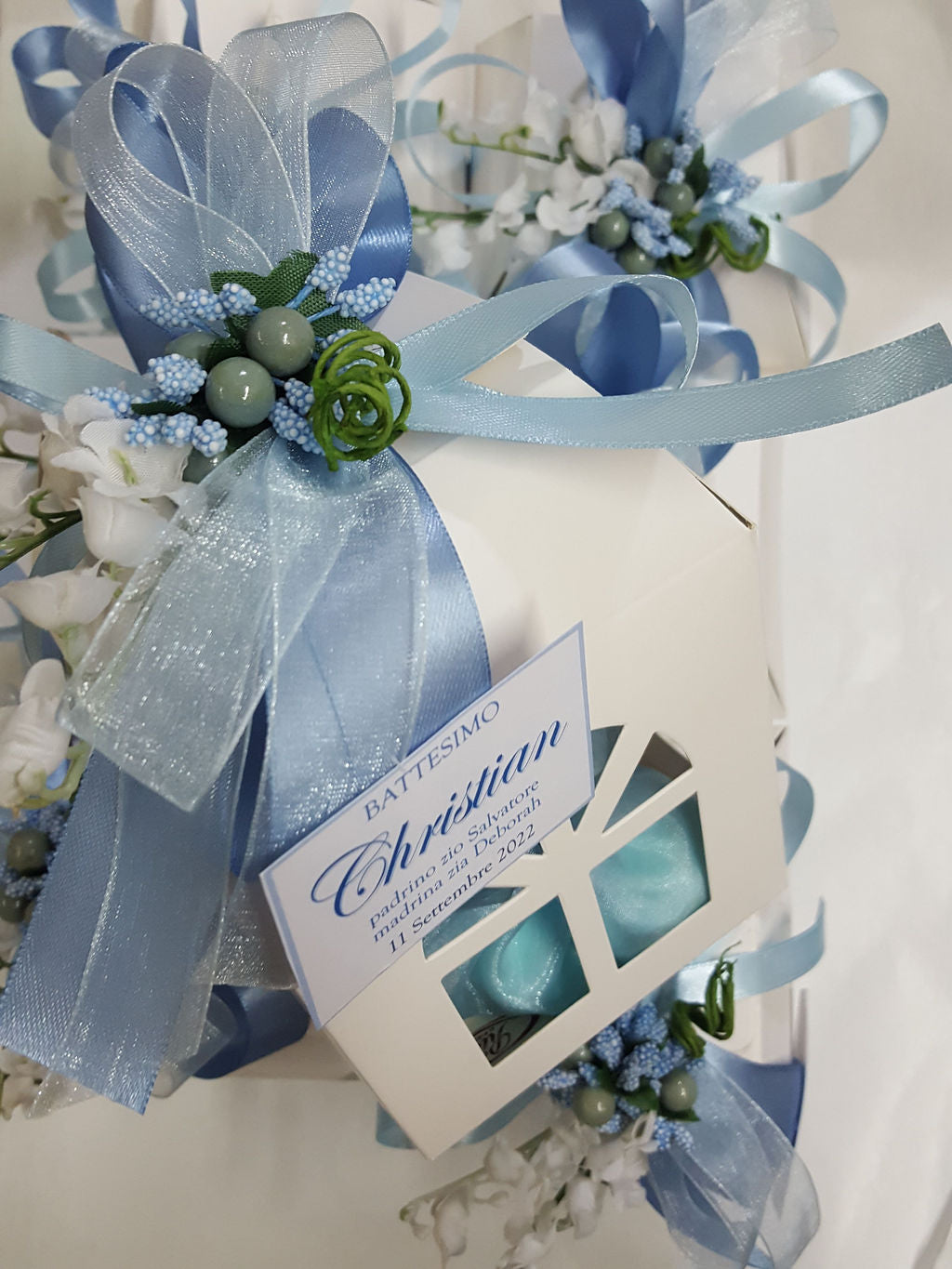 Carrozzina 7x5cm in porcellana di Capodimonte