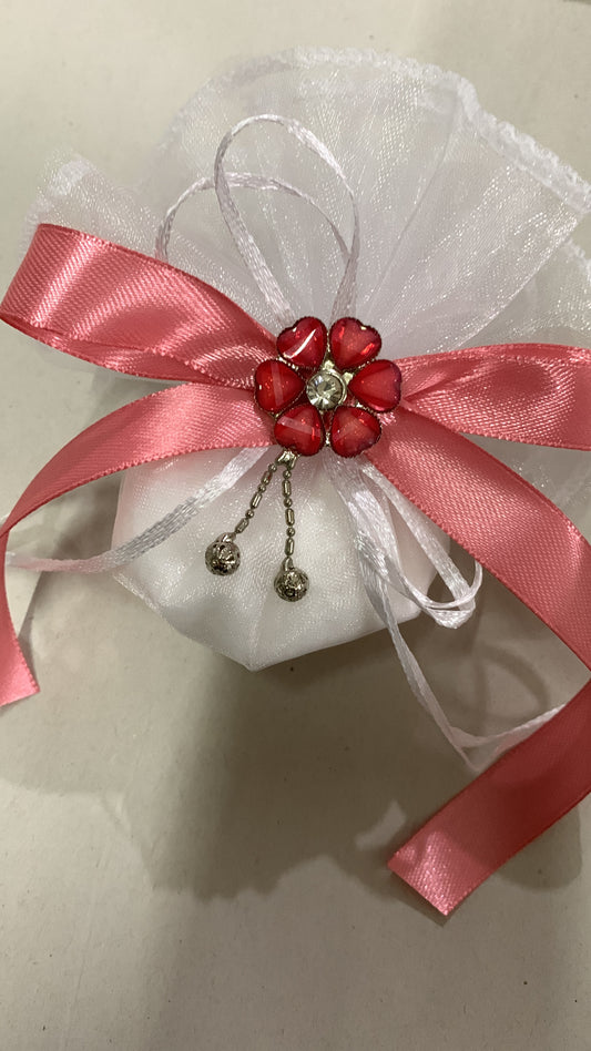 Velo con confetti nastri e spilla strass OFFERTA FINESERIE
