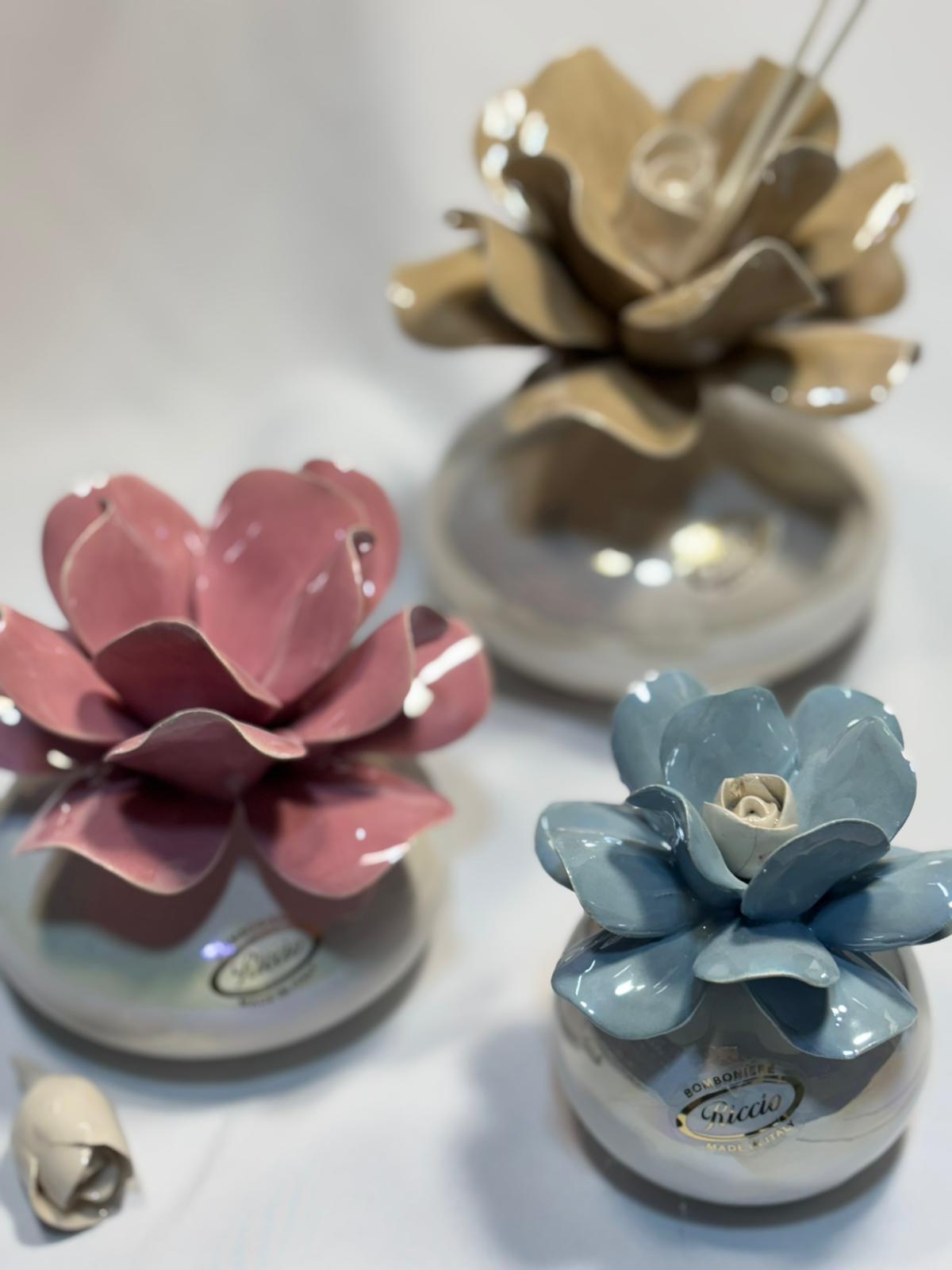 Profumatore con rosa e tappo a bocciolo