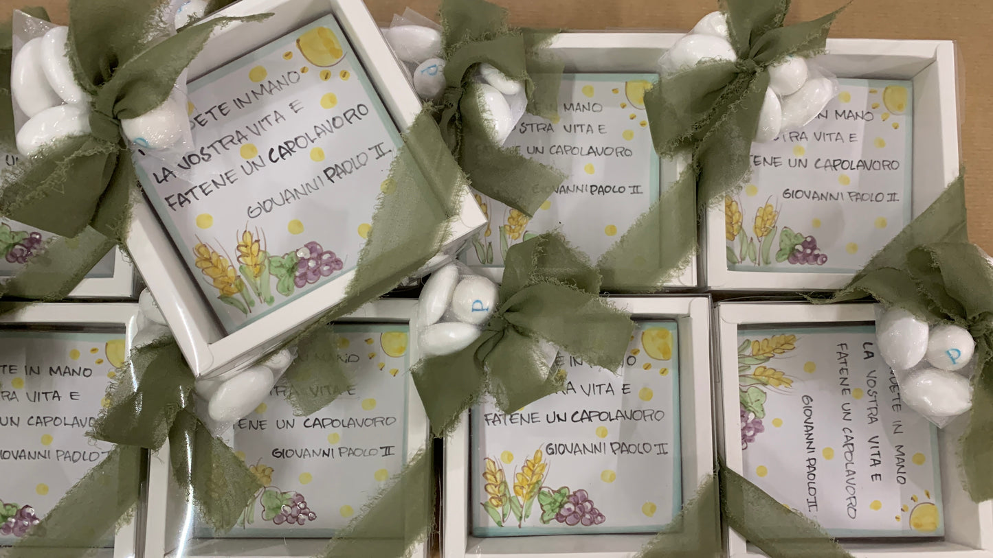 Mattonella vietrese 10x10cm personalizzata confezionata in scatola trasparente