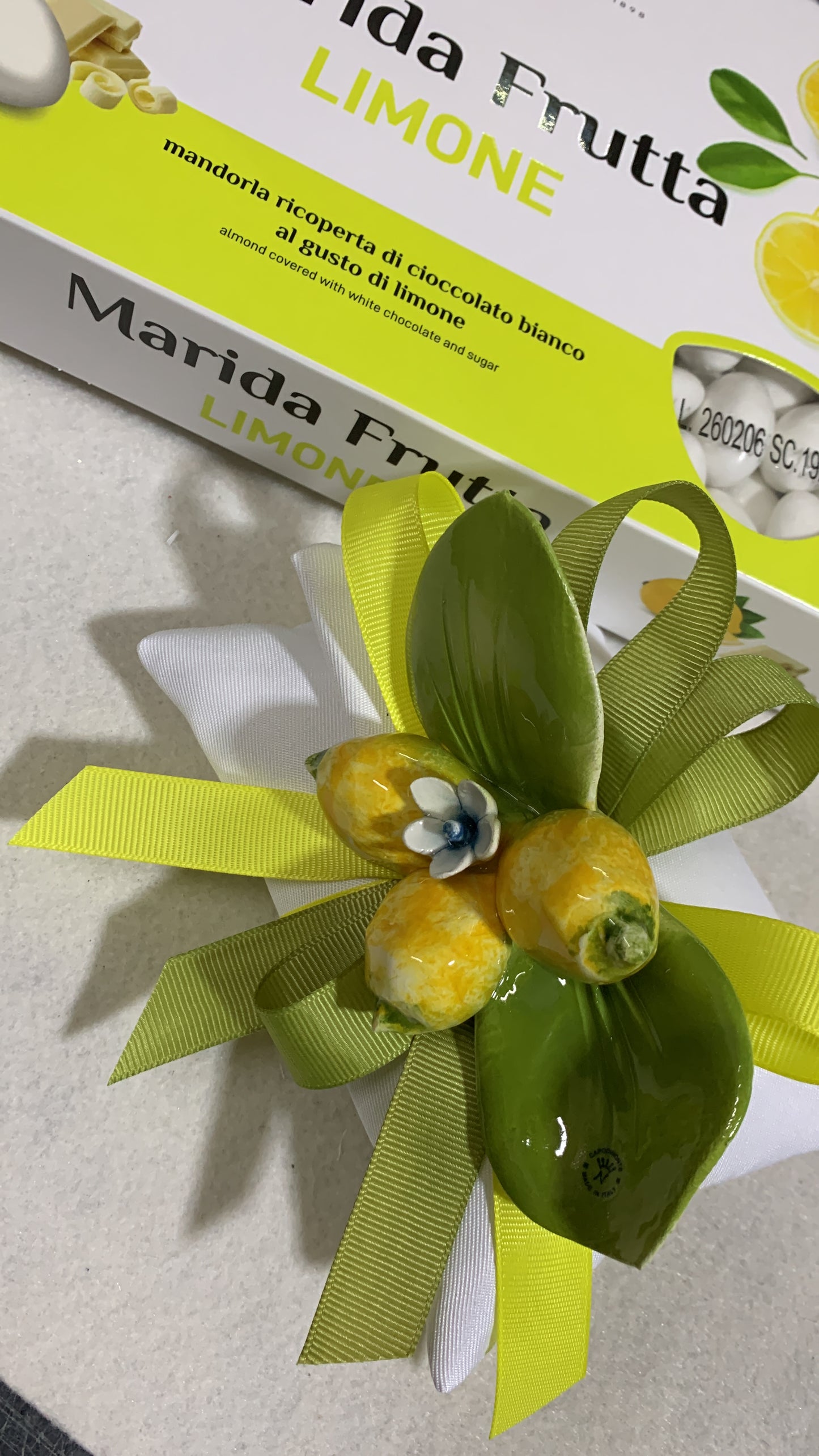 Composizione limoni in ceramica confezionata