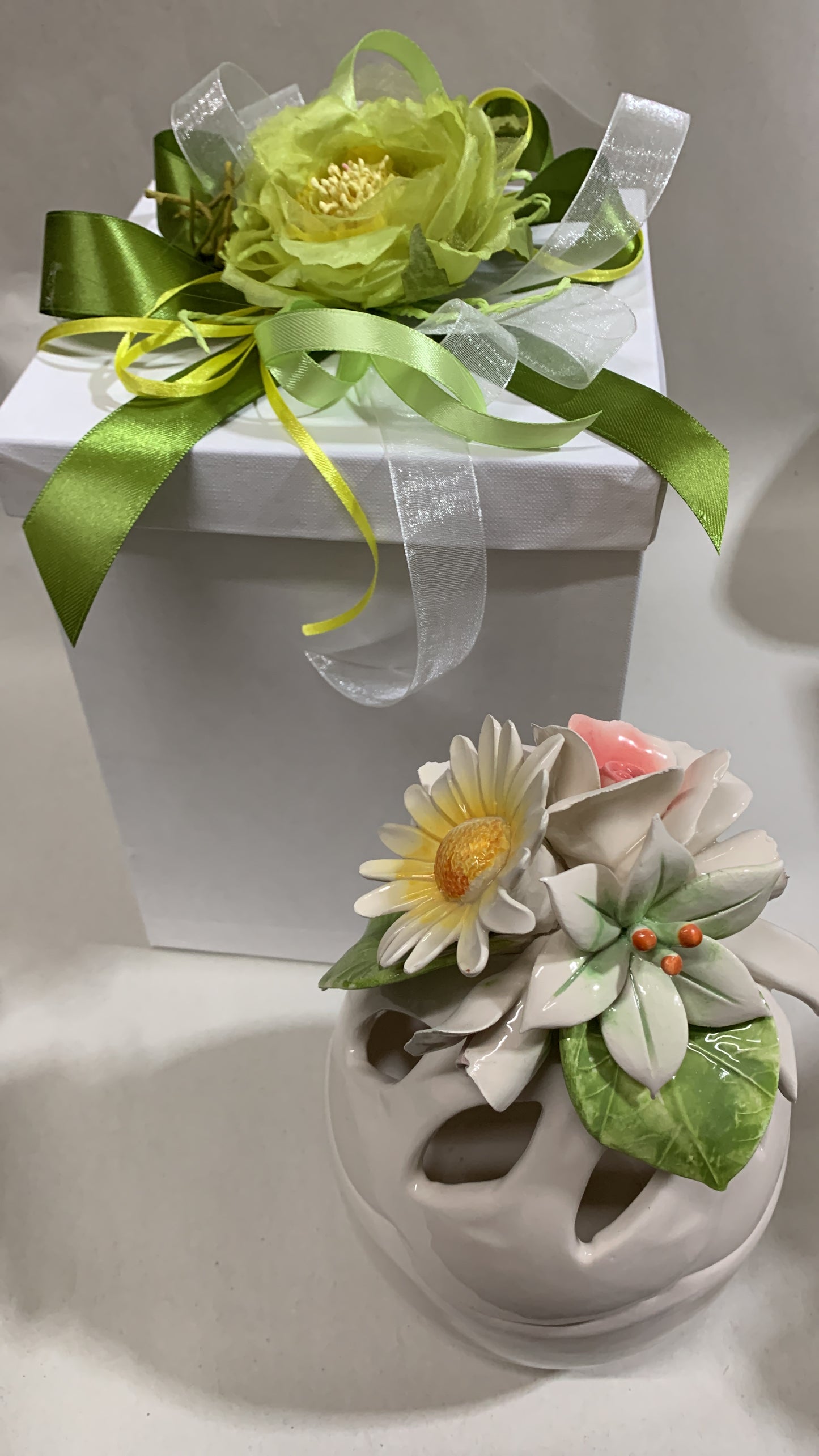 Uovo di Pasqua medio in ceramica