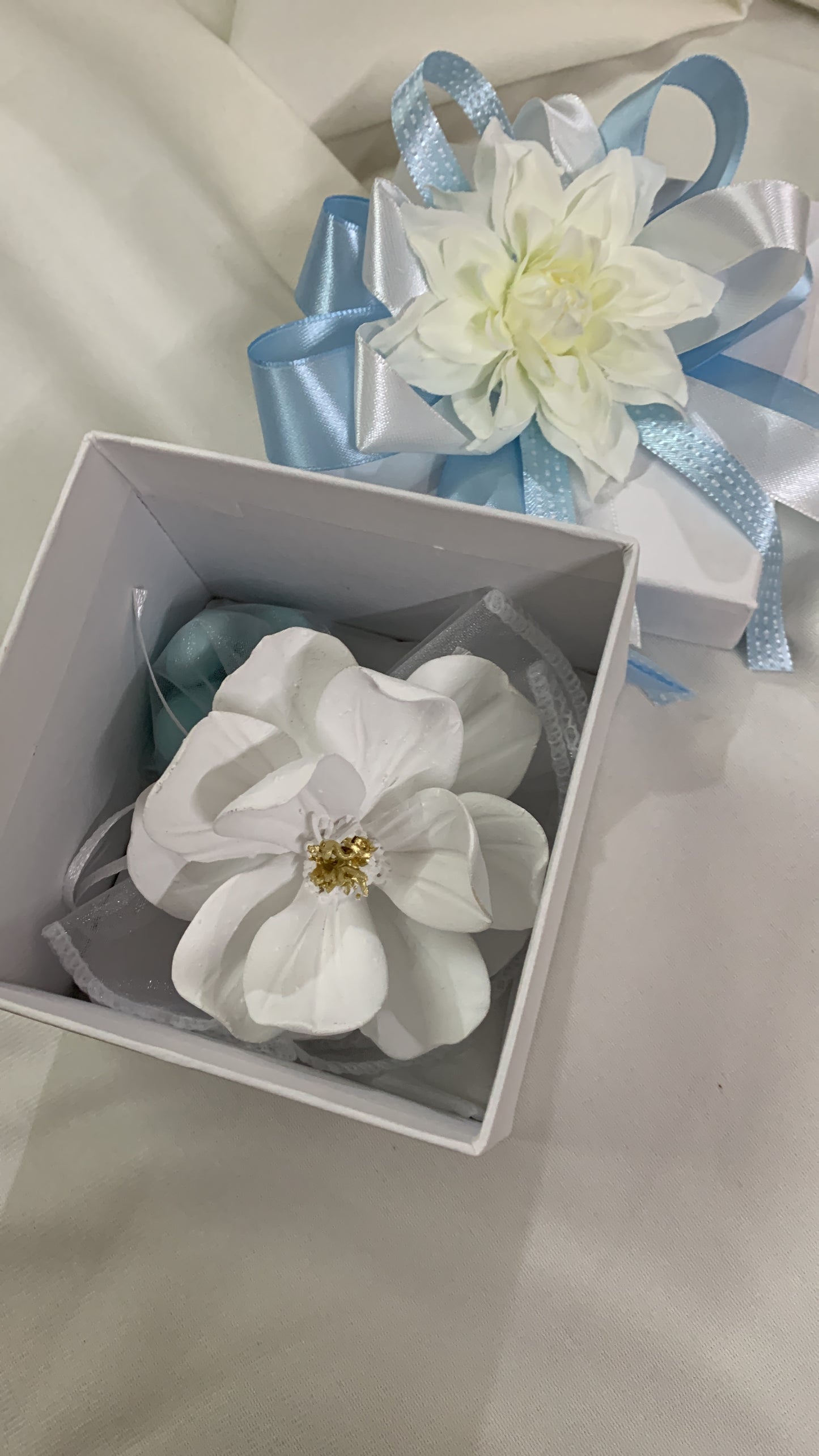 Fiore opaco 9cm in scatola confezione inclusa a tema