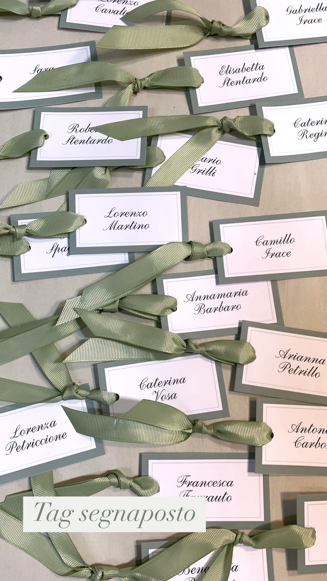 Lavoro grafico completo: tag segnaposto, segnatavolo, menu e tableau de mariage