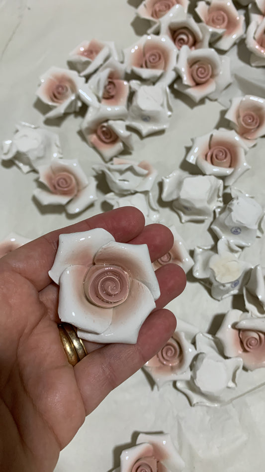 Sacchetto seta e macrame’ con rosa