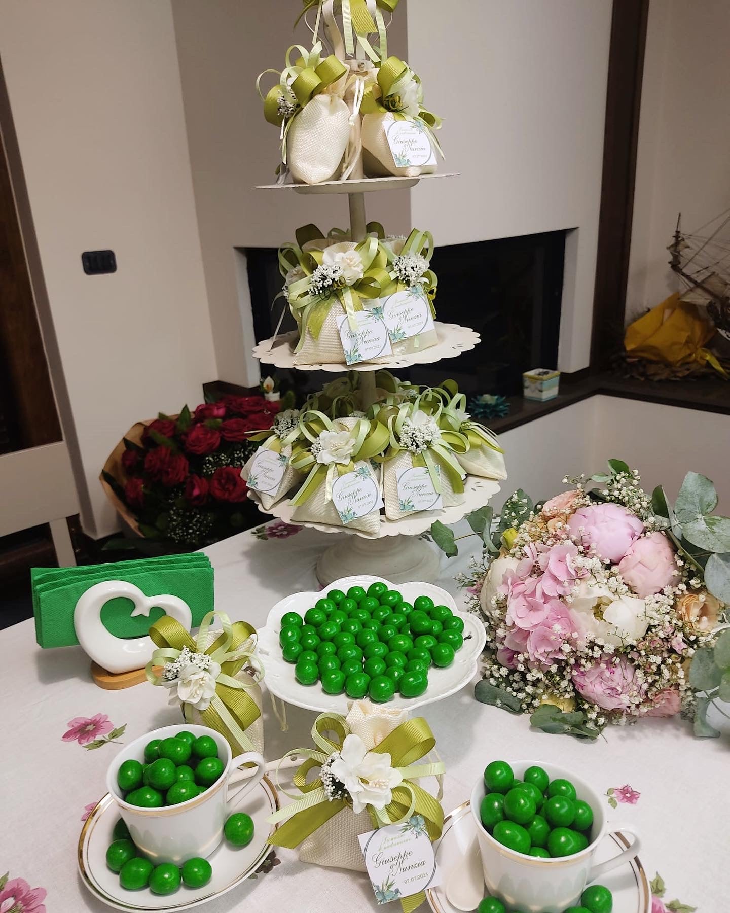 Sacchetto con fiori per promessa di matrimonio
