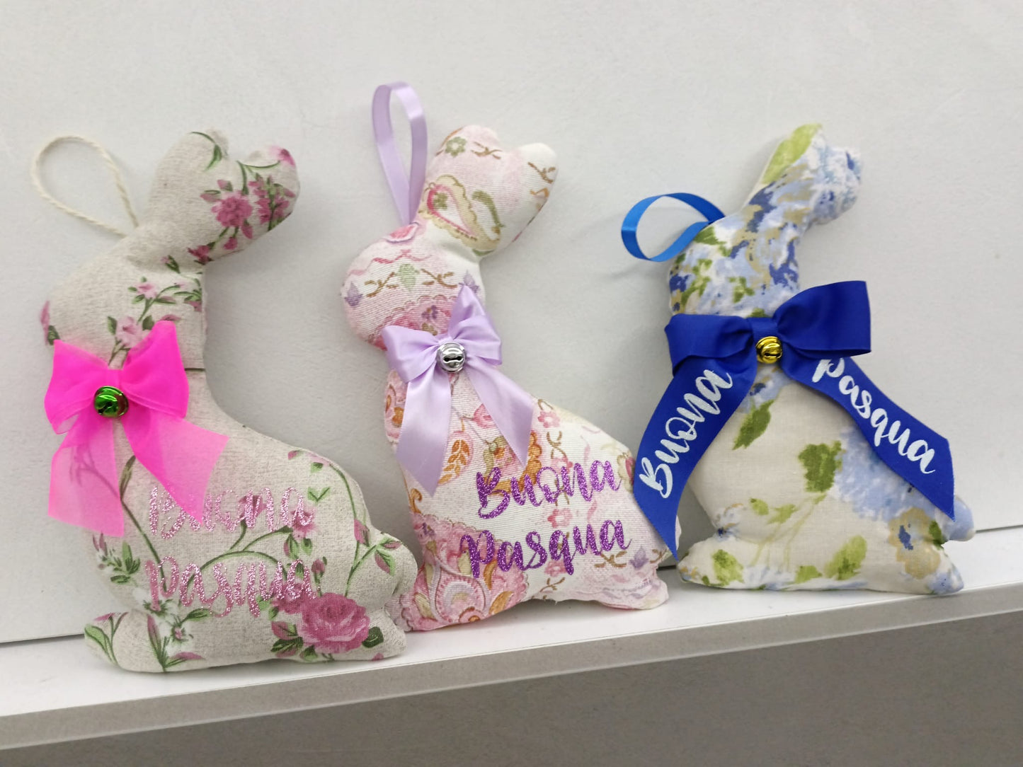 Coniglio Pasqua con scritta