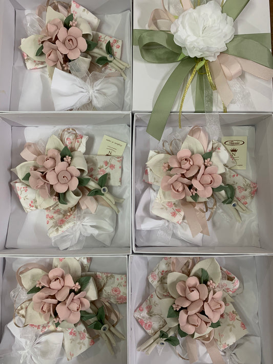 Tralcio di Capodimonte confezionato su fiocco stoffa