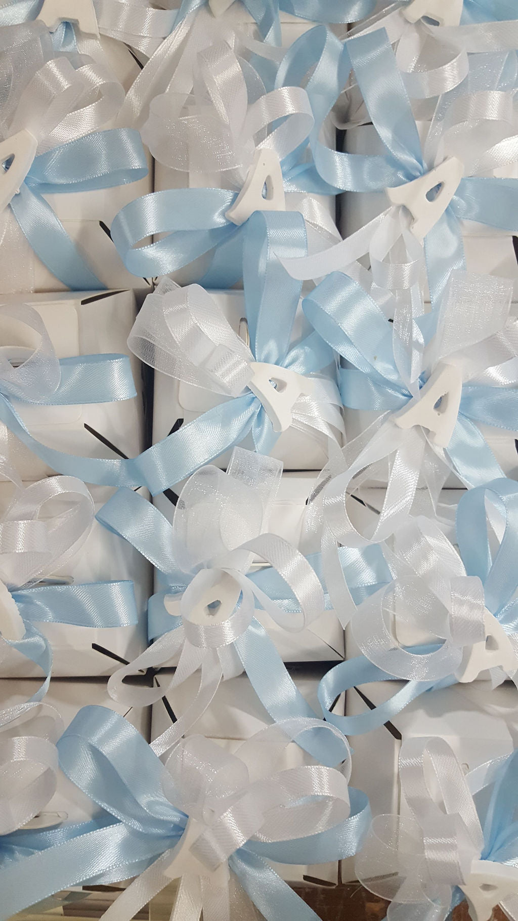 Carrozzina 7x5cm in porcellana di Capodimonte