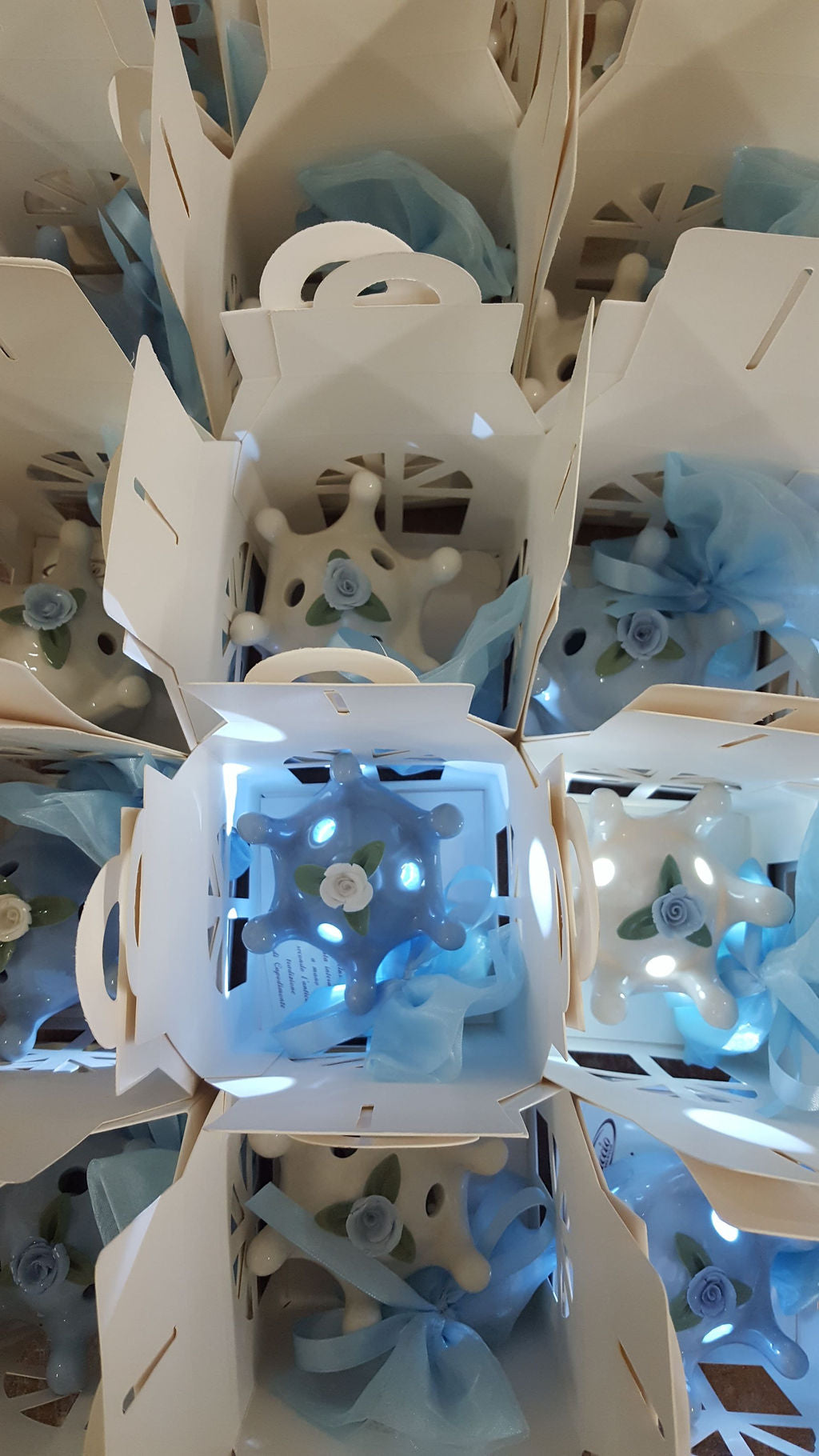 Corona porcellana con led che si illumina
