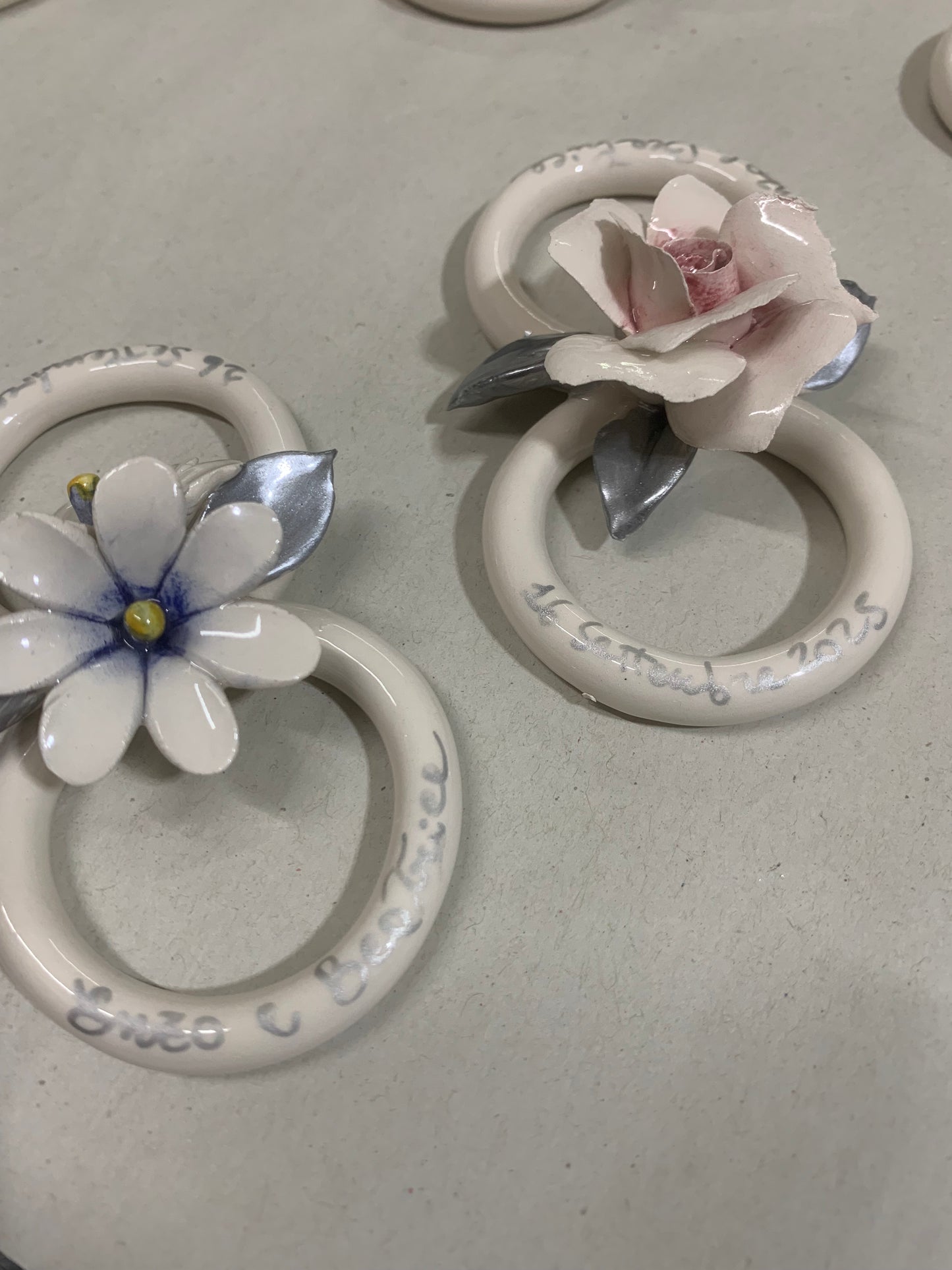 Fedi anniversario in ceramica confezionate