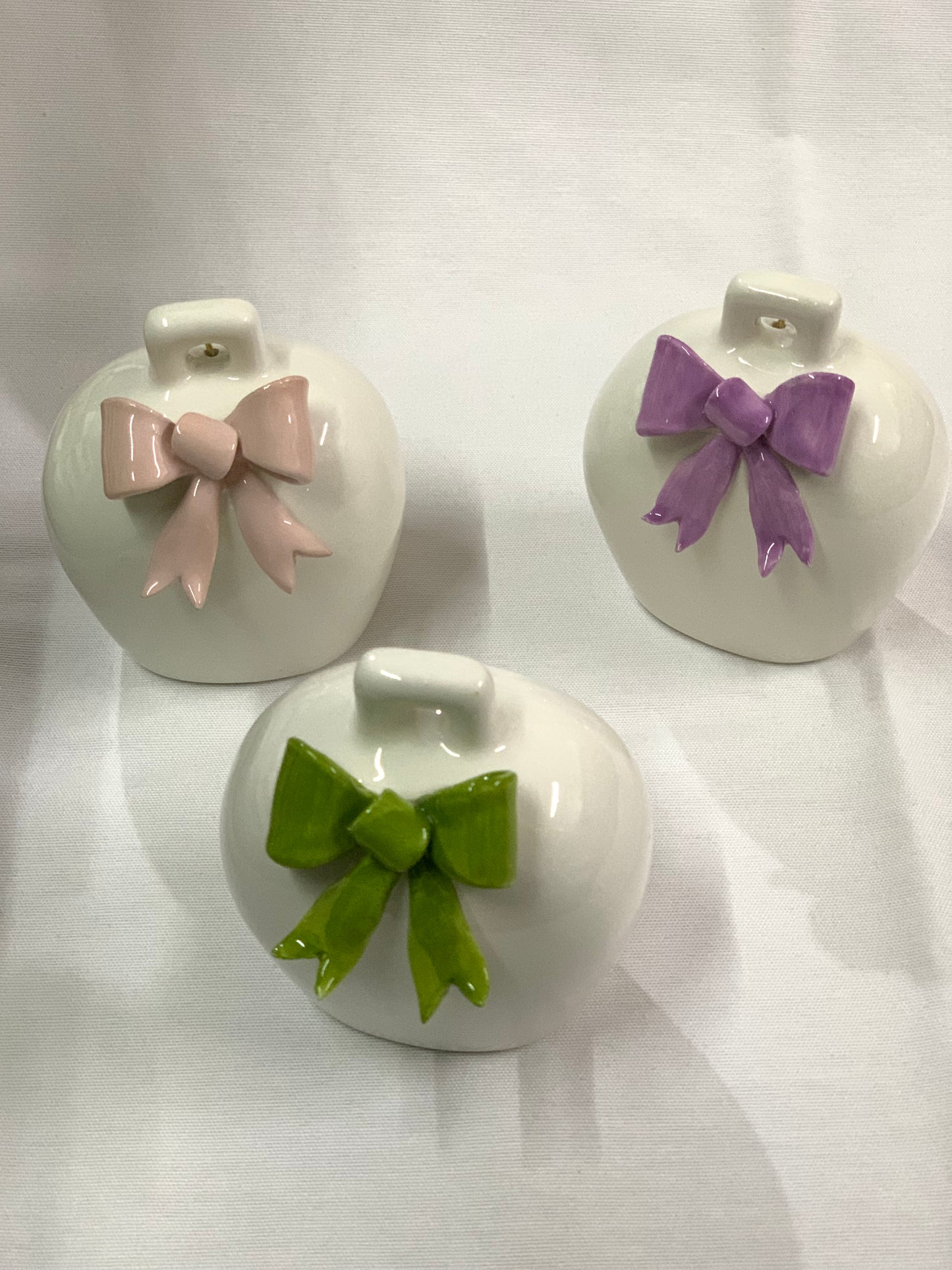 Campana 10cm con fiocco colorato