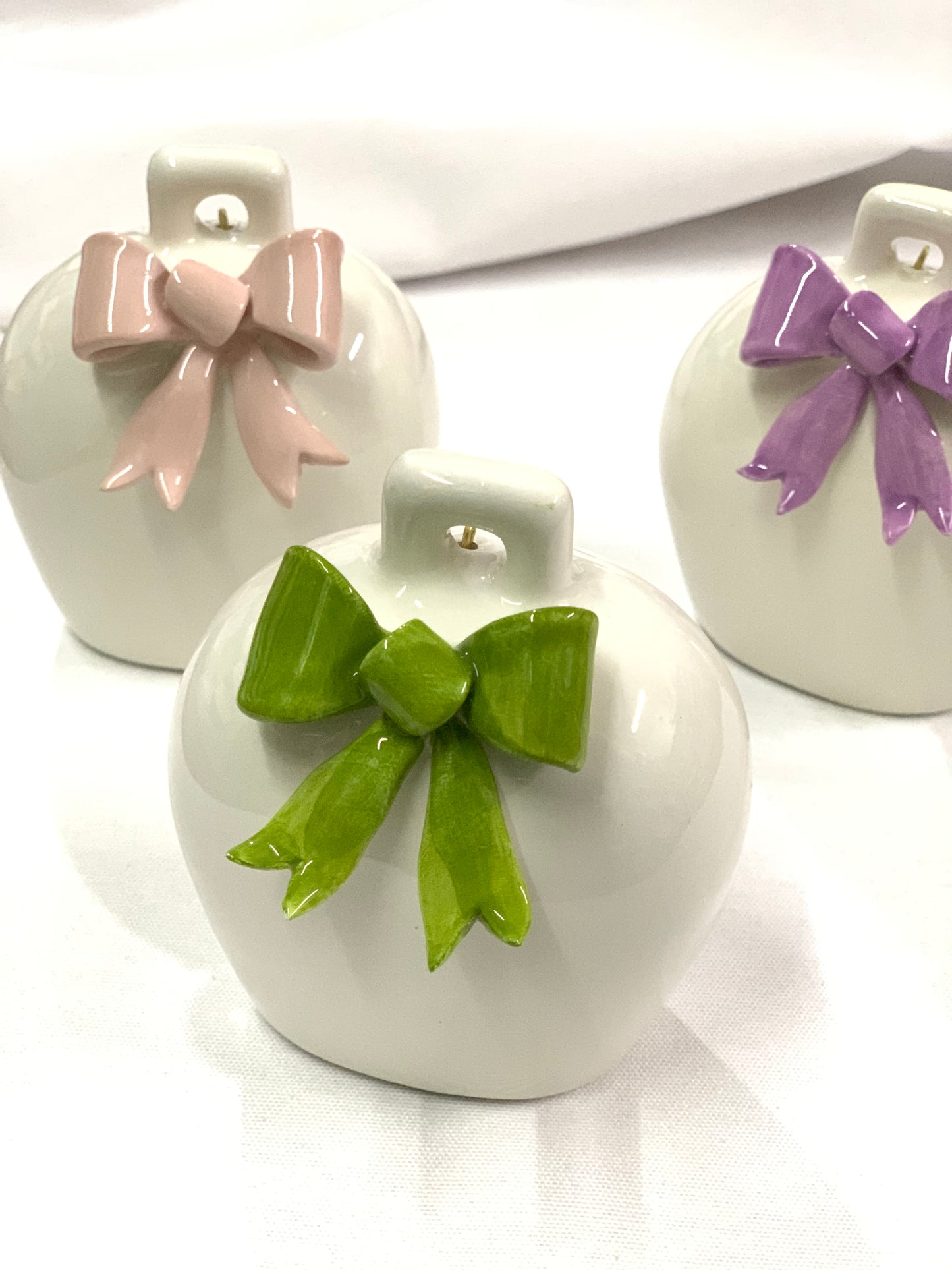 Campana 10cm con fiocco colorato