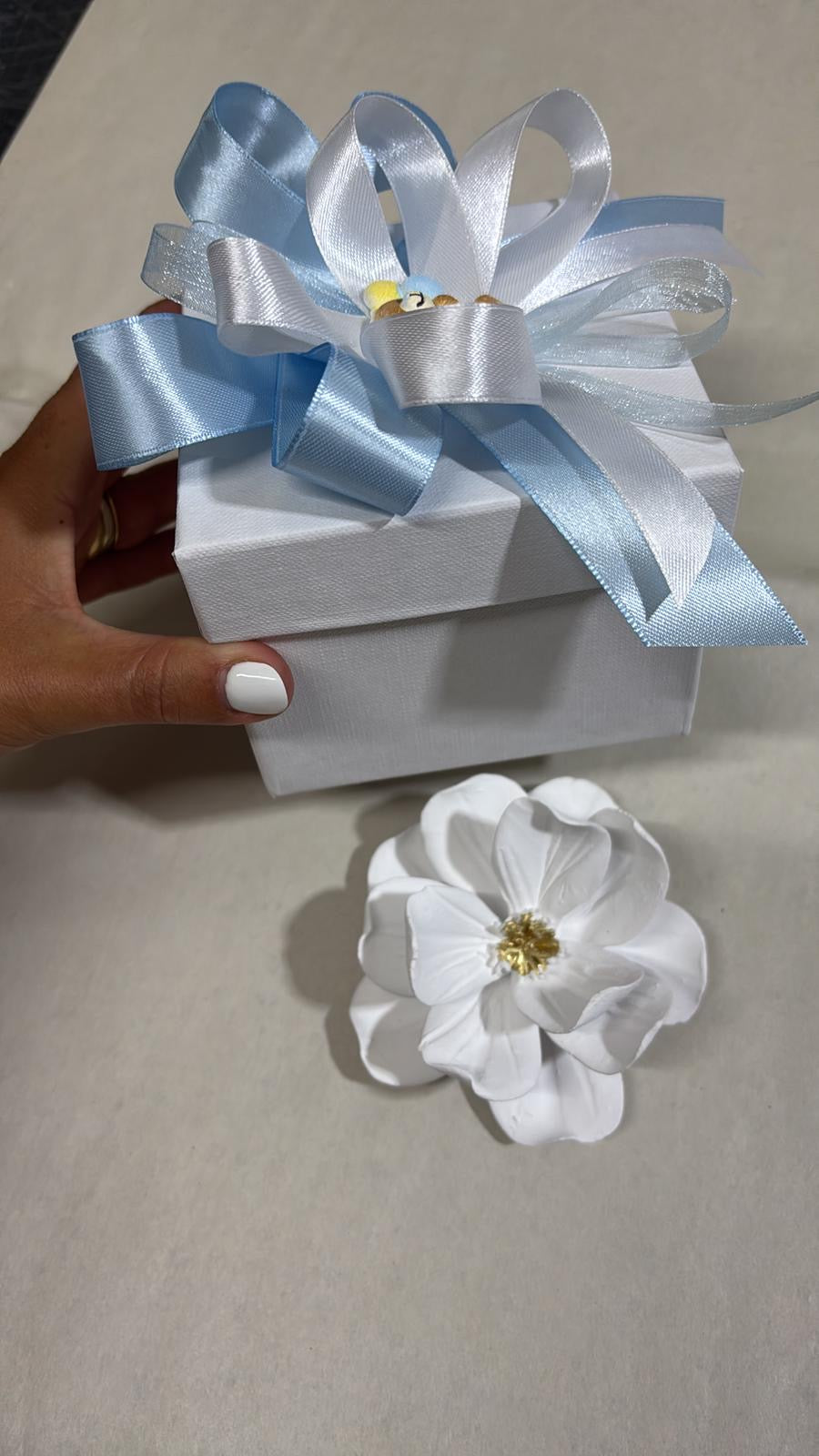 Fiore opaco 9cm in scatola confezione inclusa a tema
