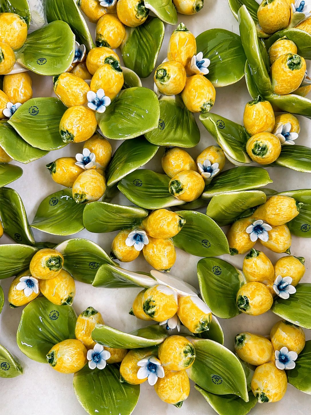 Composizione limoni in ceramica confezionata