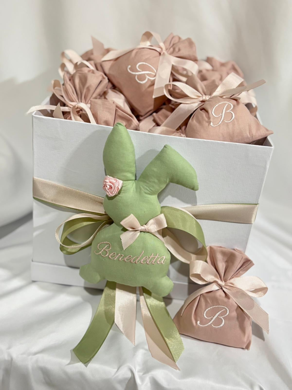 Nascita a tema coniglio: bomboniere, scatola cameretta, fiocco nascita, torta di pannolini