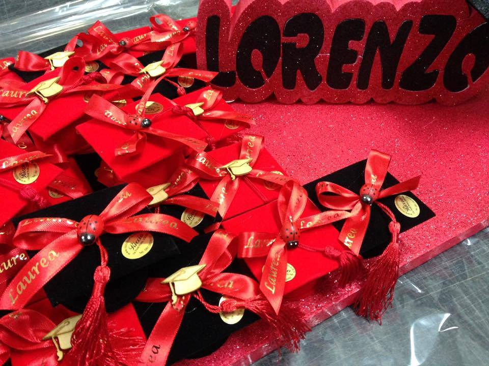 tocco rosso laurea con nappina