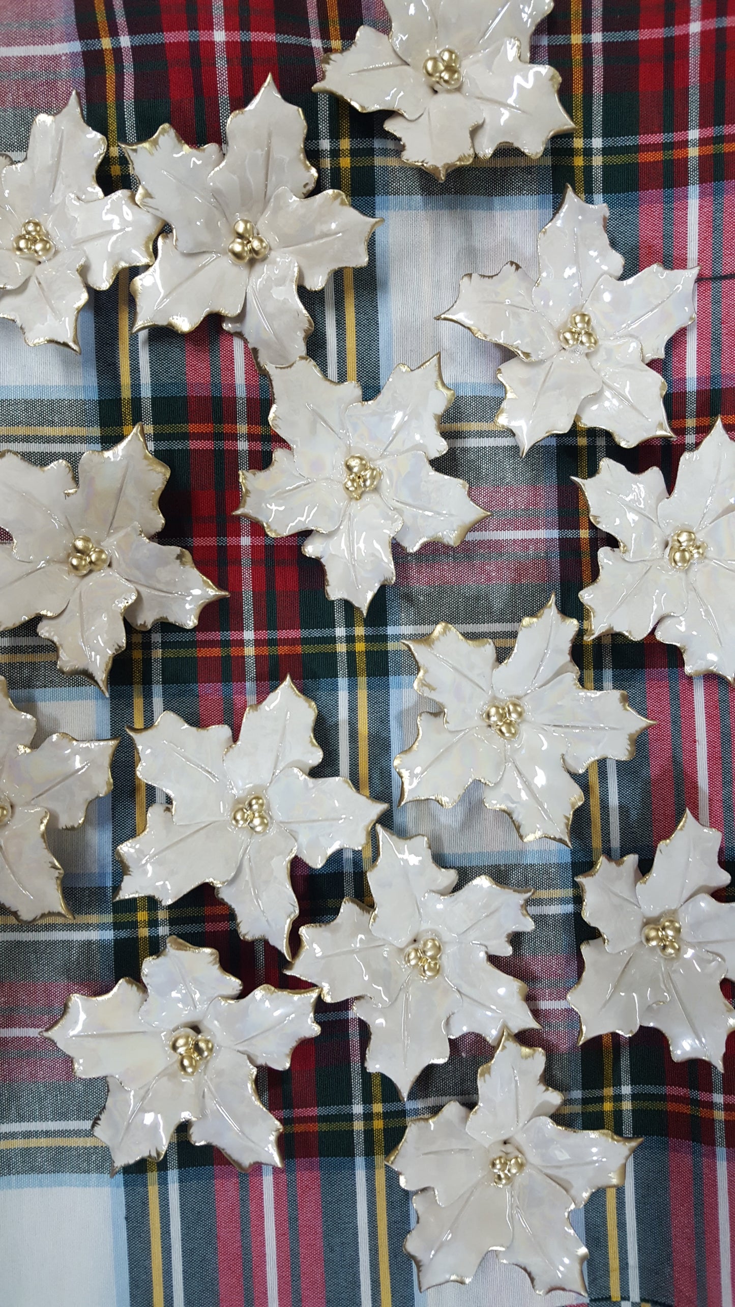 Stella bianca in ceramica di Capodimonte